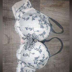 VICTORIA SECRET Lined Demi Bra White Black Floral 34B - worn twice